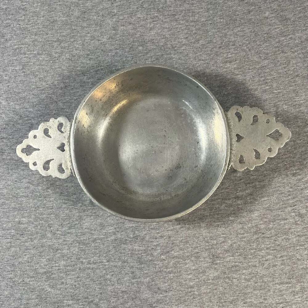 Wilton Armetale Plough Tavern Double Handled Pewter Porringer Bowl